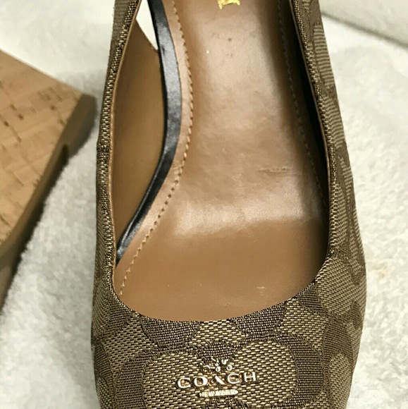 Authenticate Coach Wedges New 8.5 - Picture 1 of 2